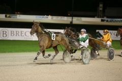 18AU0699