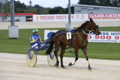 16AU2011