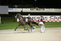 16AU3648
